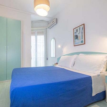 Hotel Lauretta بيلاريا-إيجيا مارينا المظهر الخارجي الصورة