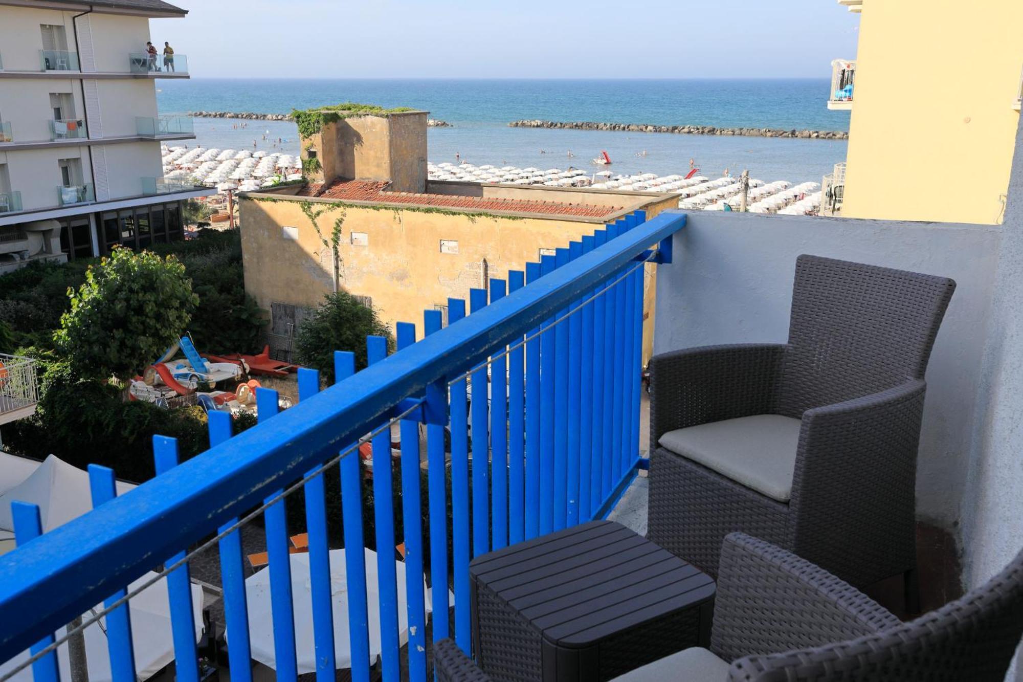 Hotel Lauretta بيلاريا-إيجيا مارينا المظهر الخارجي الصورة