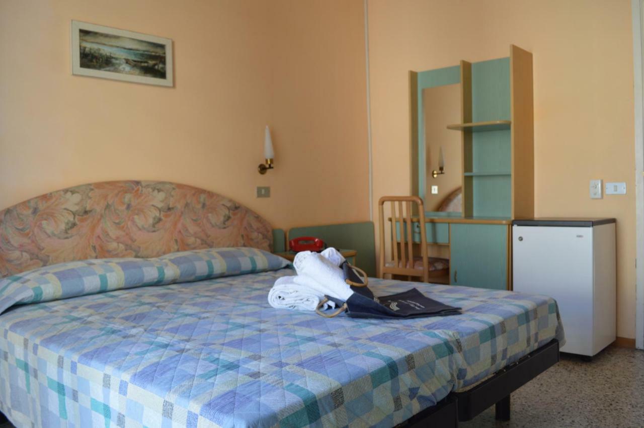 Hotel Lauretta بيلاريا-إيجيا مارينا المظهر الخارجي الصورة