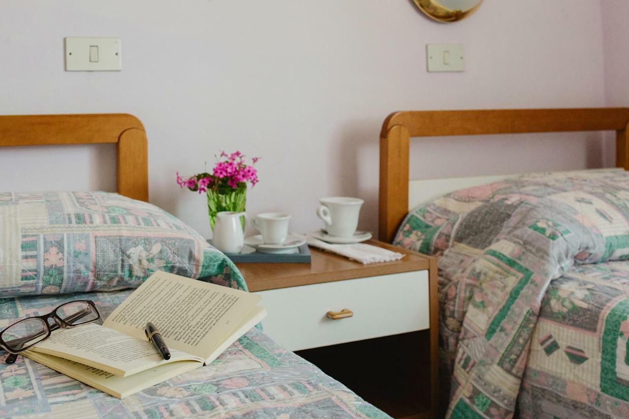 Hotel Lauretta بيلاريا-إيجيا مارينا المظهر الخارجي الصورة