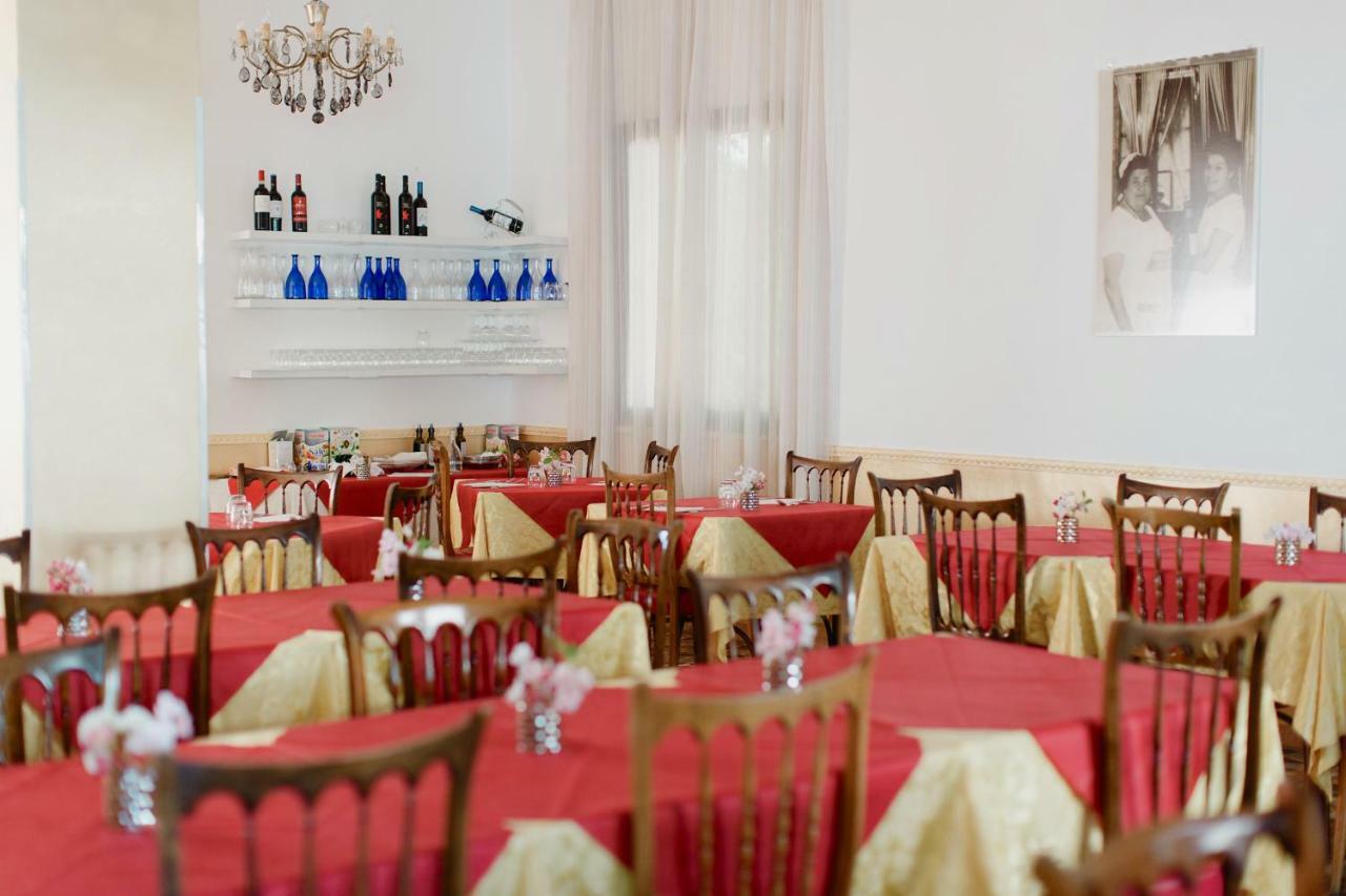 Hotel Lauretta بيلاريا-إيجيا مارينا المظهر الخارجي الصورة